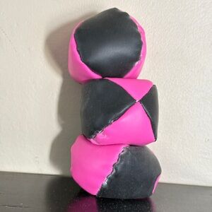 Duncan brand juggling balls. Vinyl. Set of 3